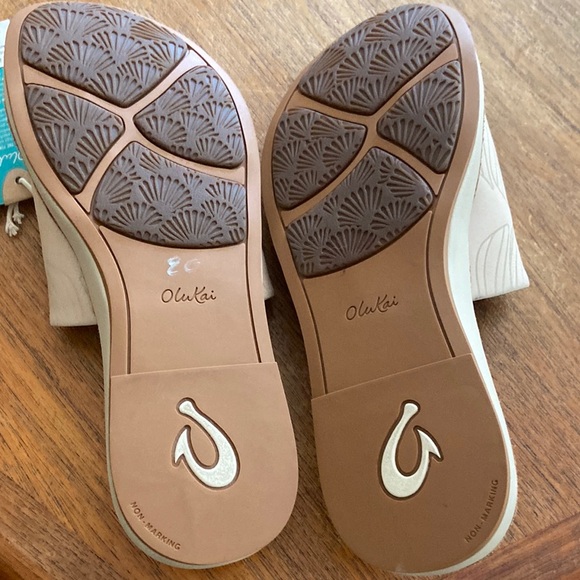OluKai Nohie Olu Tapioca Leather Slide Sandals - Picture 2 of 5